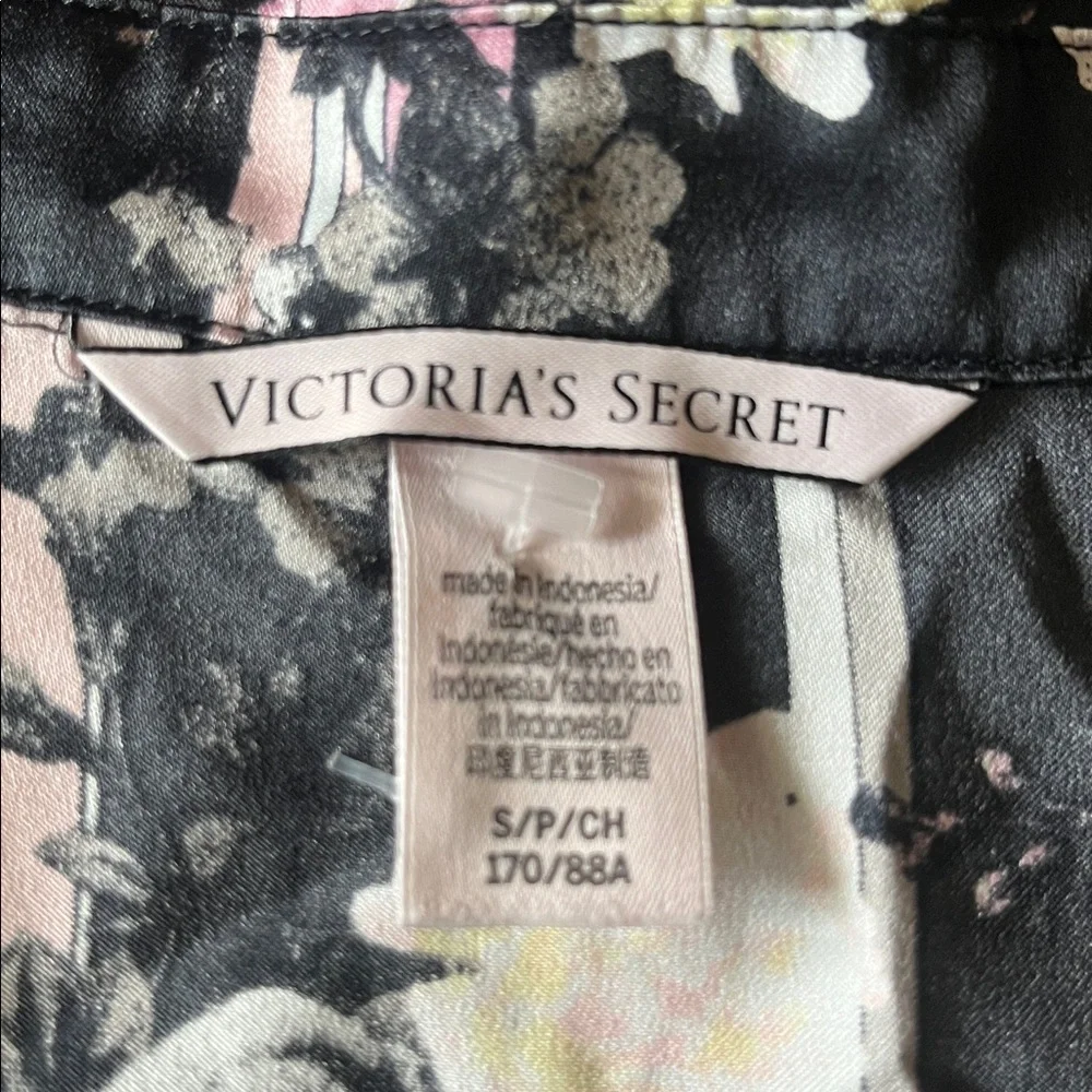 Victoria Secret Floral Patterned  Button Pj Shirt - Picture 5 of 7